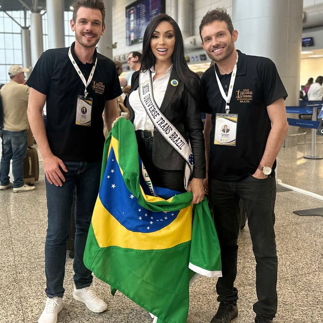 Luanna Isabelly e comitiva brasileira